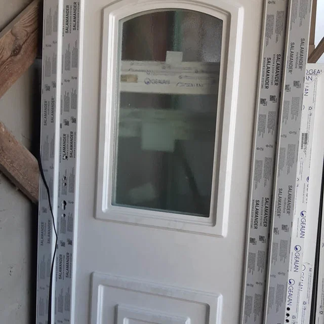 Bejárati ajtó 90x204