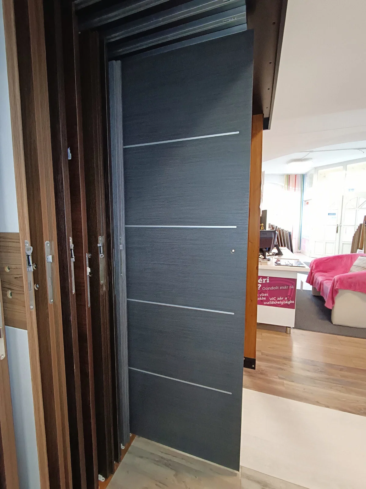 Dre 4 intarziás tele beltéri ajtólap