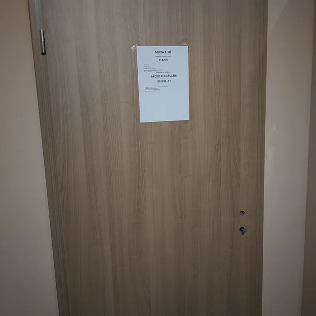 Tele beltéri ajtó