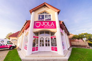 Jola Ceglédi üzlet 01